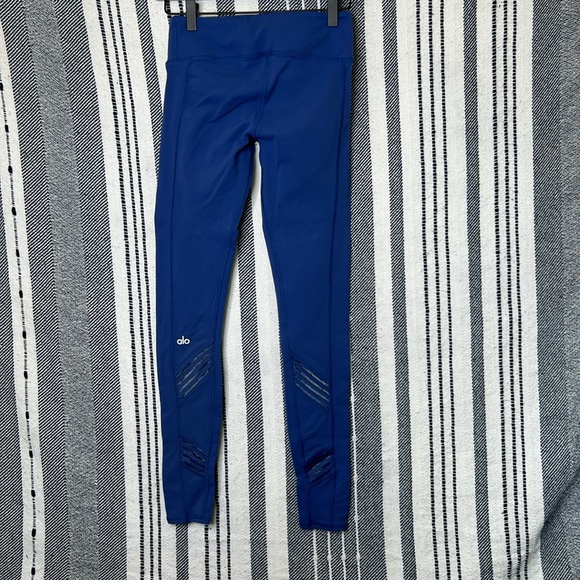 ALO Yoga Moto Mesh Leggings - Picture 4 of 4